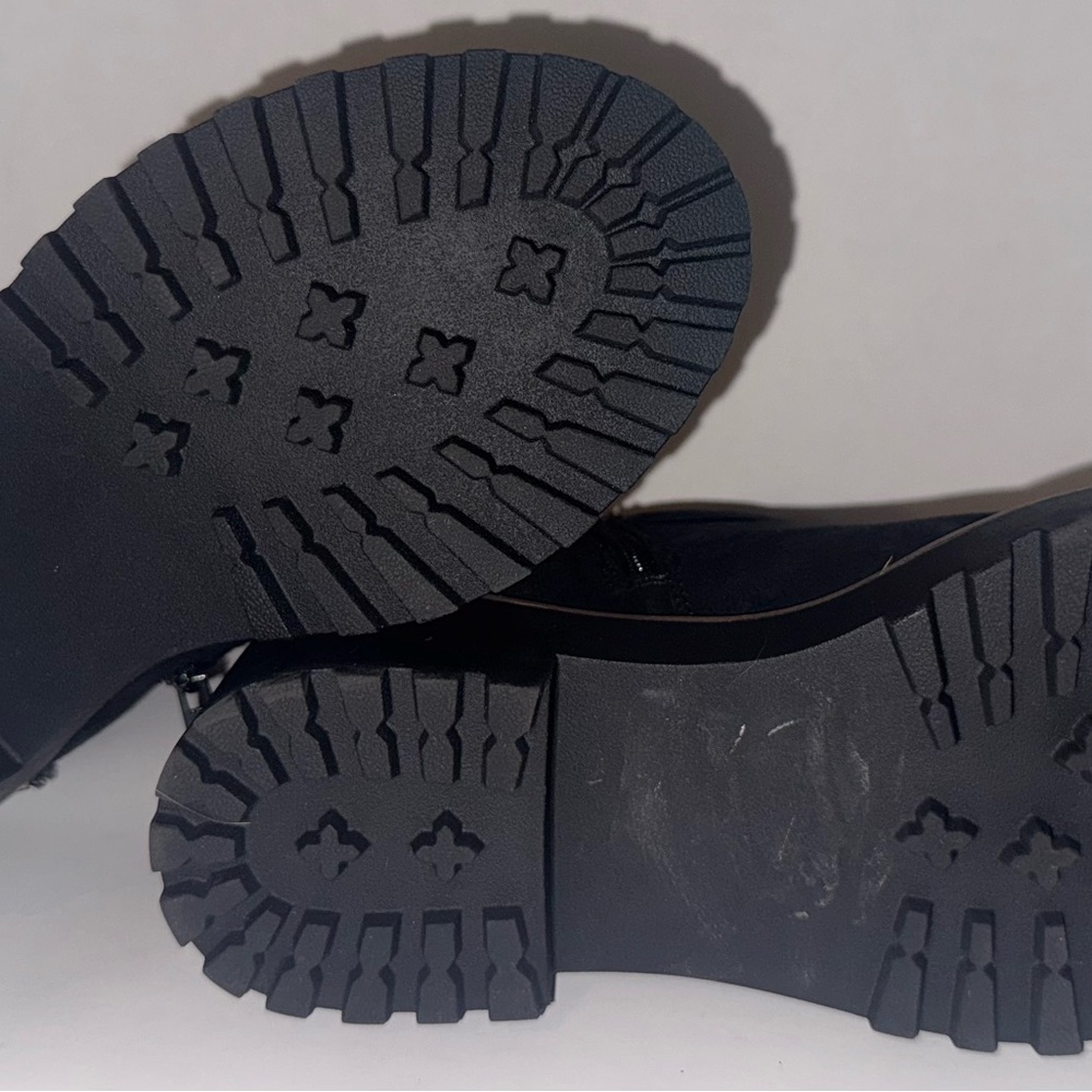 TORRID BUCKLE WEDGE BLACK ANKLE BOOTIE WOMEN'S 8.5 WW WORN ONCE - Picture 7 of 7